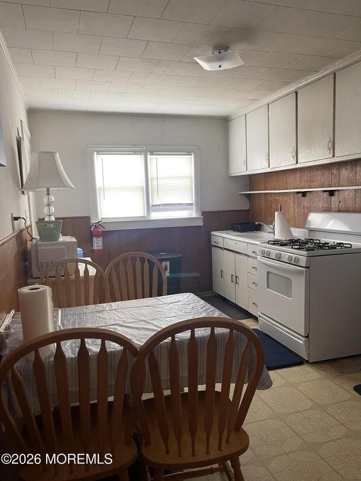 109 13th Ave #A - Photo 6 of 13