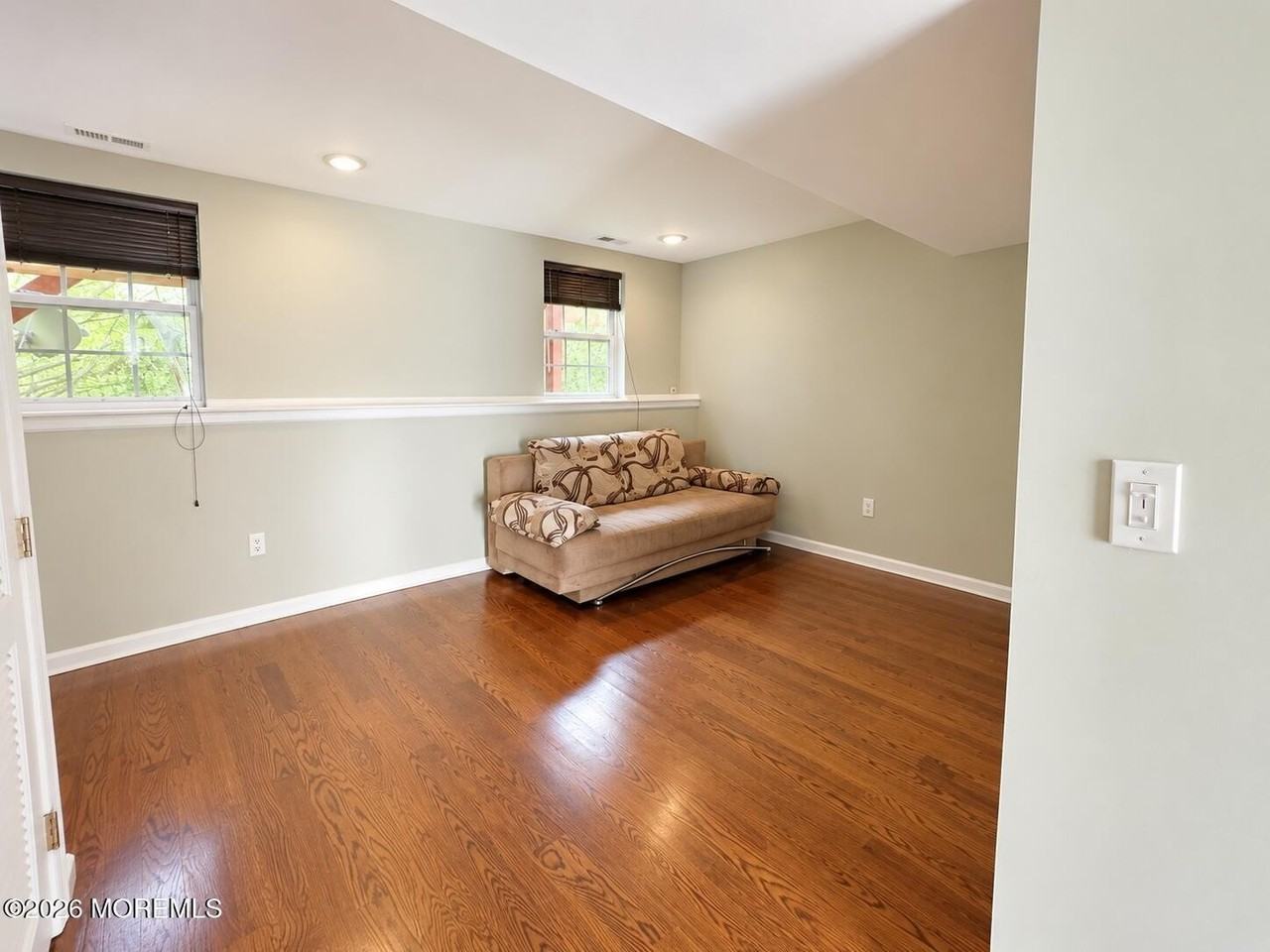 61 Saxton Rd - Photo 4 of 19
