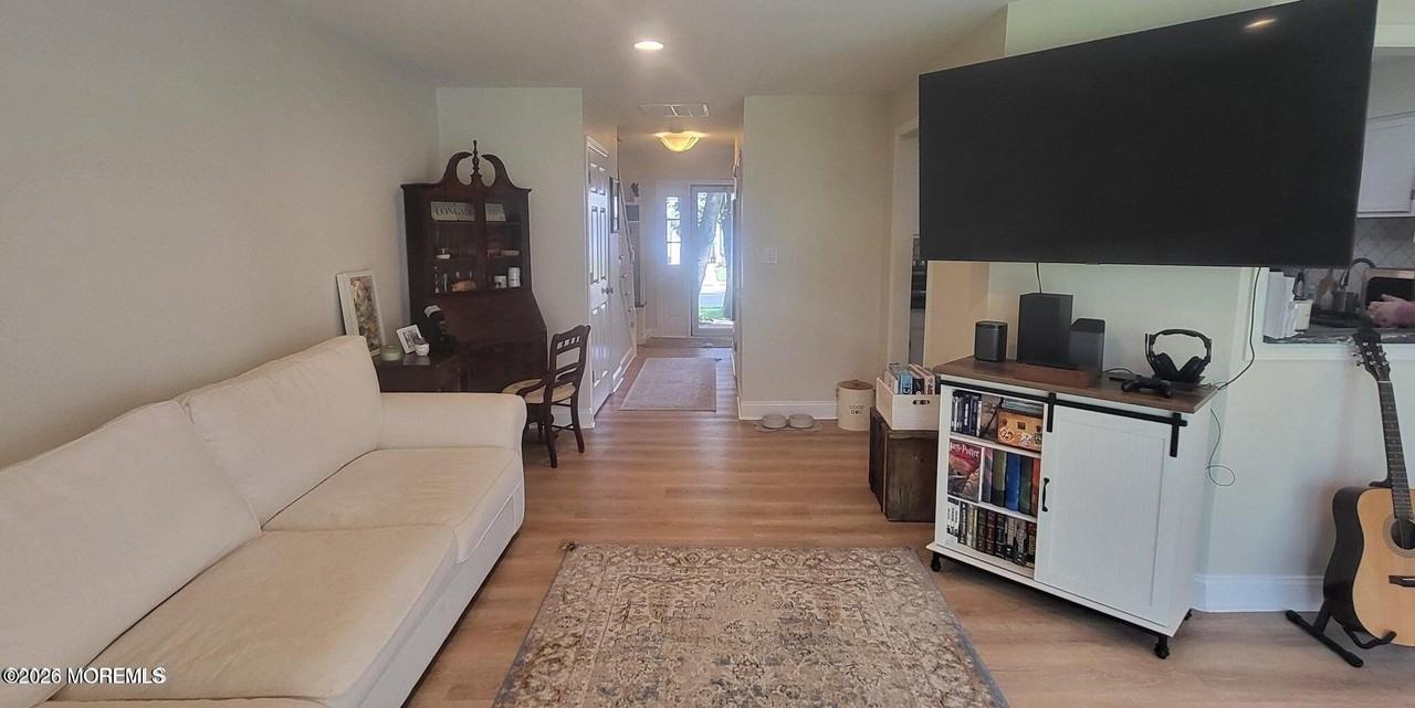 32 Redwood Dr - Photo 5 of 33