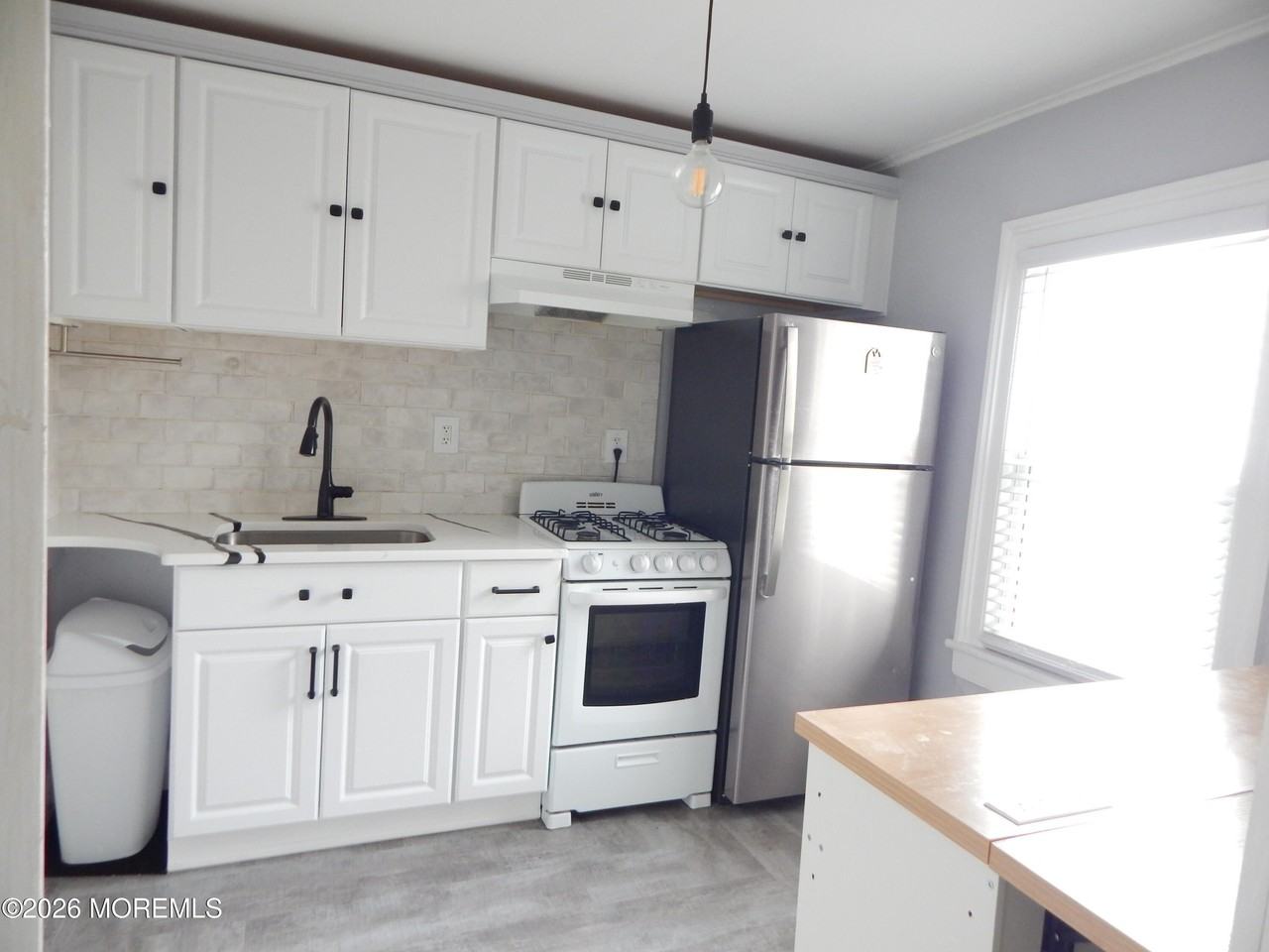 90 Mt Hermon Way - Photo 2 of 8