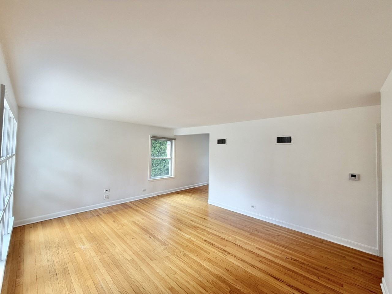 5816 W Greenleaf Ave - Photo 5 of 25