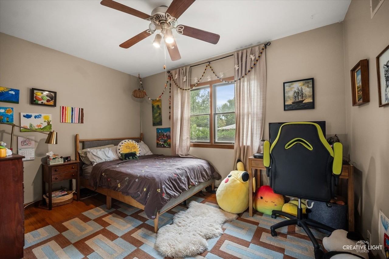 1125 Ash St - Photo 5 of 17