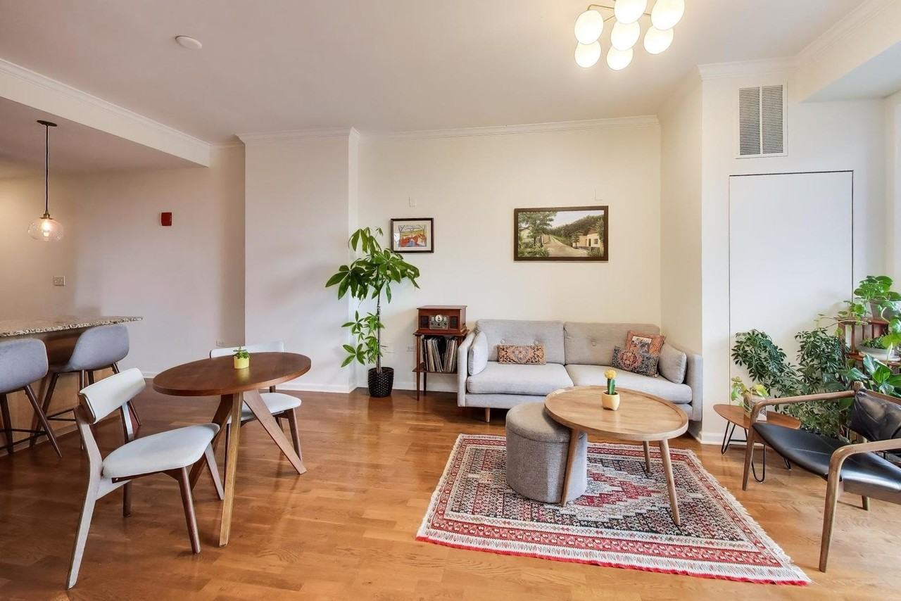 828 W Grace St #1308 - Photo 5 of 17