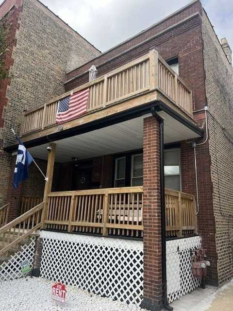 1616 W Roscoe St #2 - Photo 2 of 2