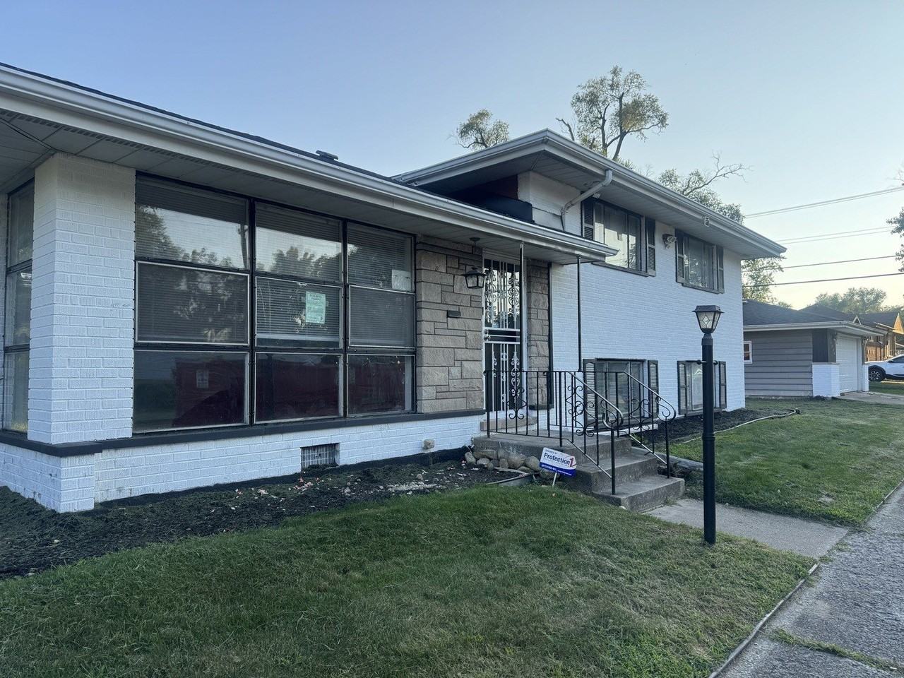 14700 Avalon Ave - Photo 2 of 15