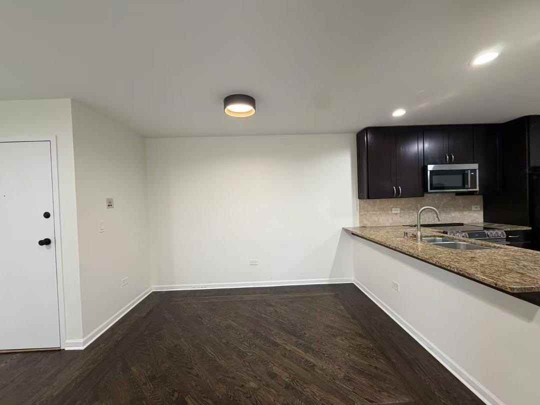 716 Prescott Dr #302 - Photo 6 of 17
