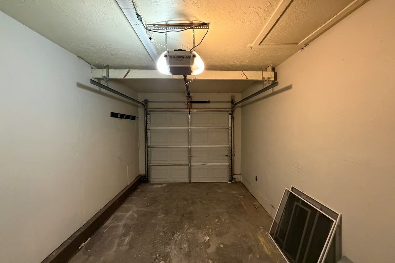 604 Maxine Street Northeast - Photo 3 of 8