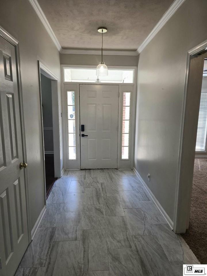 114 Sylvan Lakes Dr - Photo 2 of 17