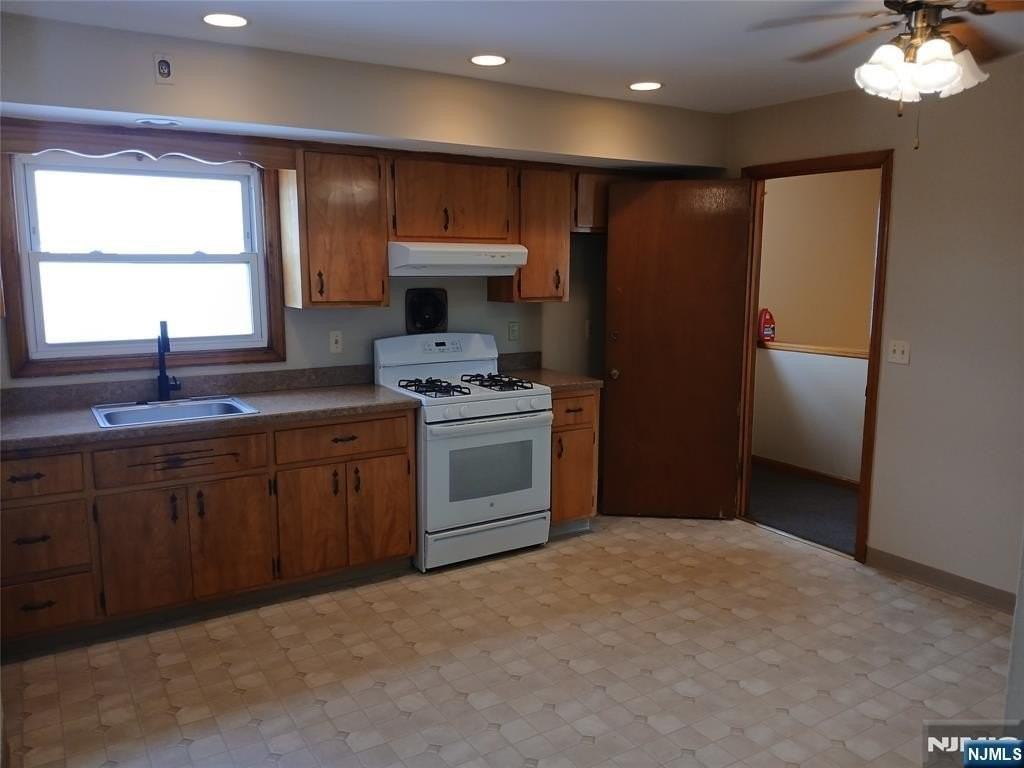 334 Copeland Ave #2 - Photo 7 of 15