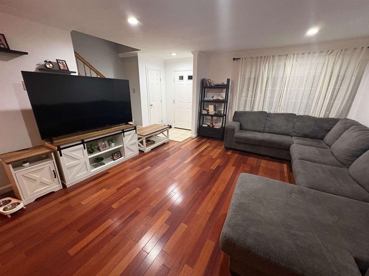 57 Cadogan Way - Photo 3 of 18