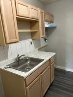 featured image of 1033 W Monmouth St