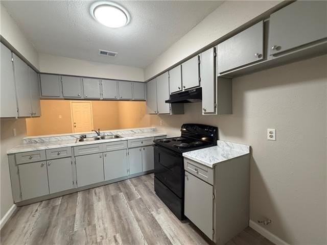 736 Walnut St - Photo 6 of 12