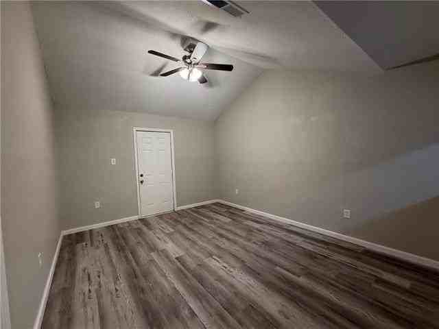 736 Walnut St - Photo 7 of 12