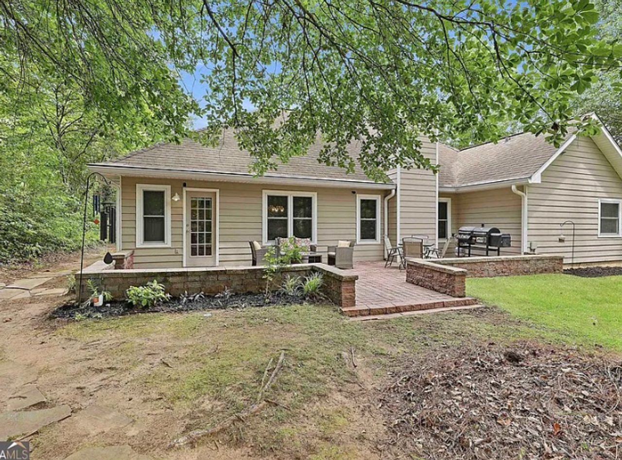 102 Belvedere Ln - Photo 2 of 21