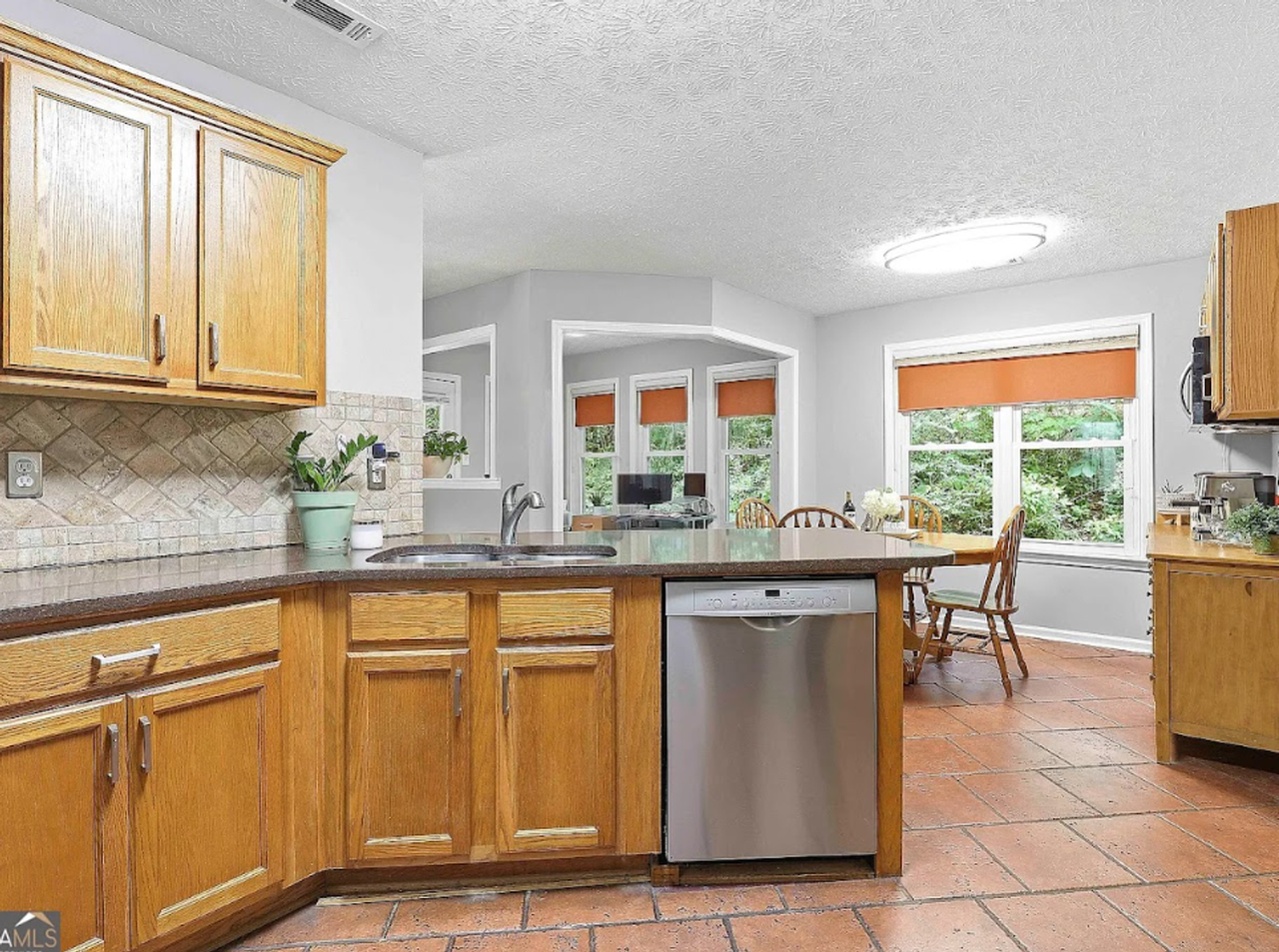 102 Belvedere Ln - Photo 7 of 21