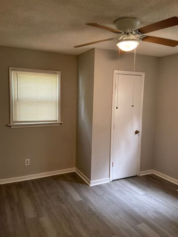 1210 Branch St - Photo 4 of 7