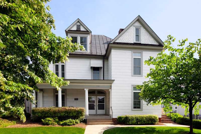 1121 Wertland Street - Photo 4 of 10