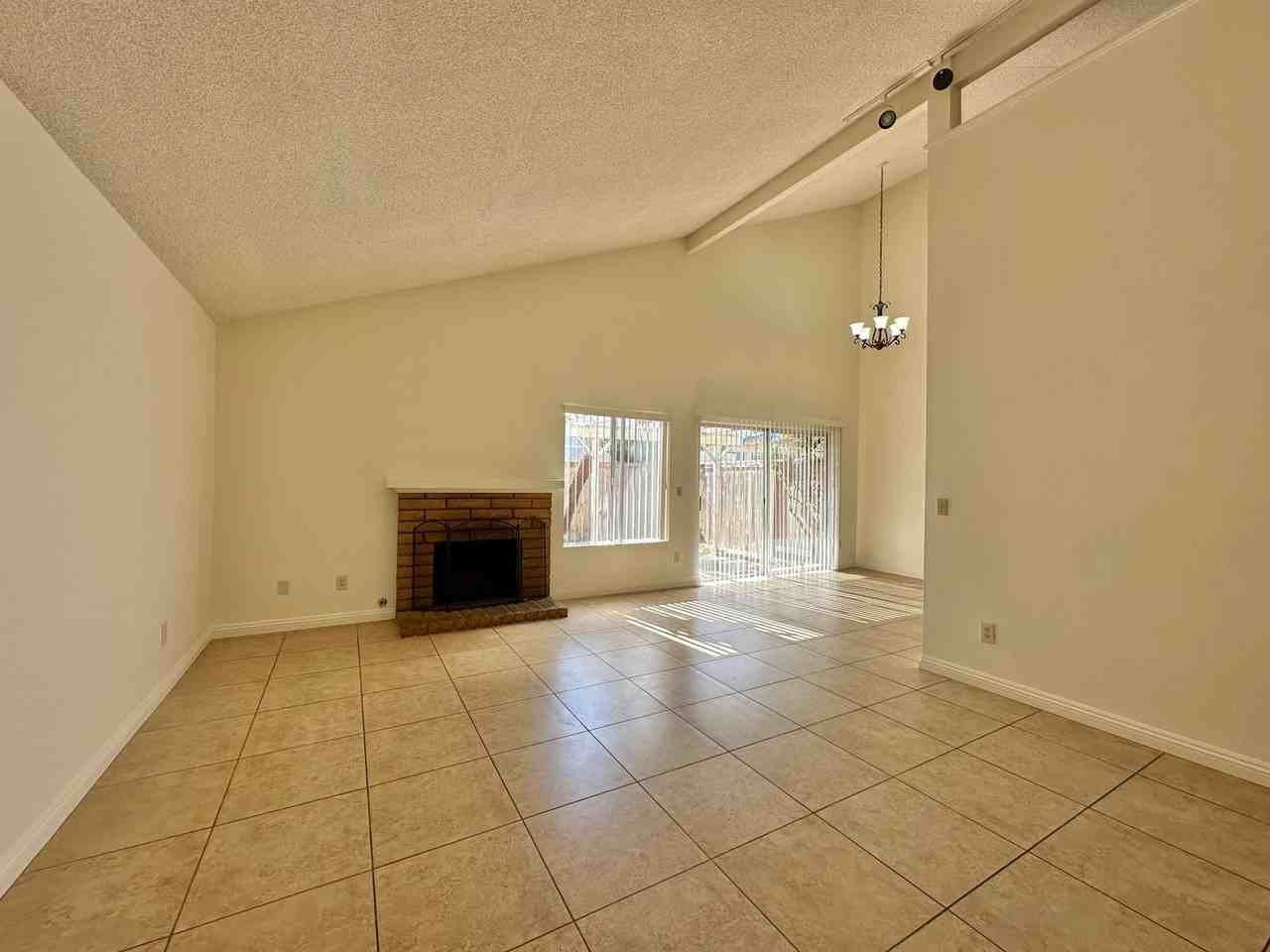 7007 Pembridge Ln - Photo 2 of 12