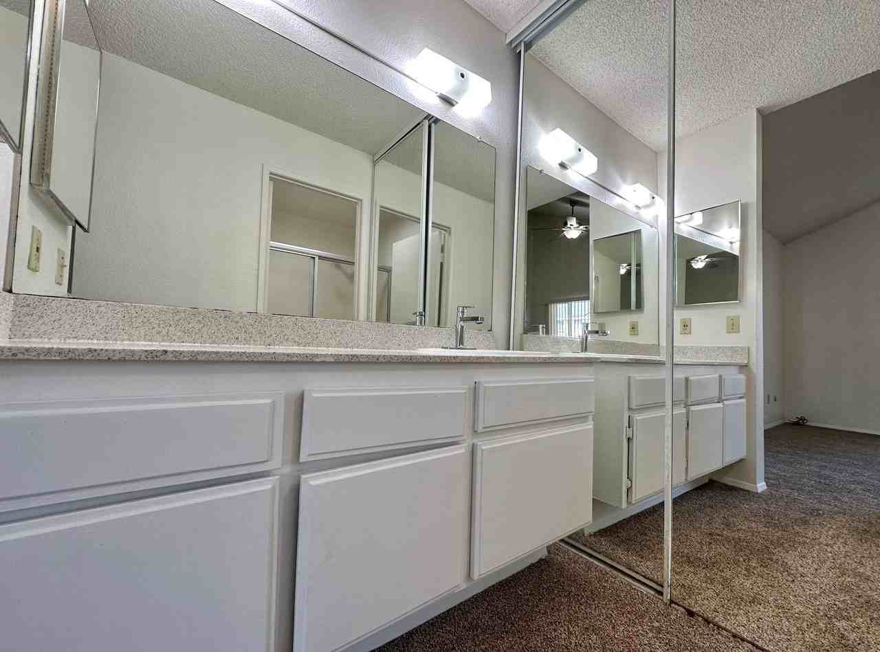 7007 Pembridge Ln - Photo 6 of 12