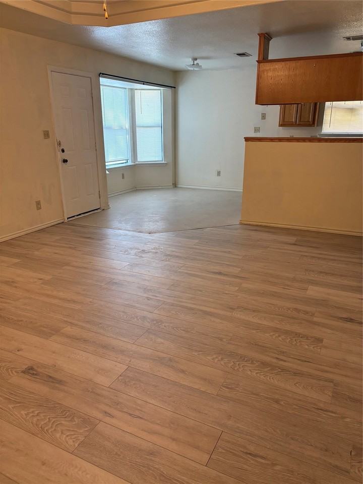 1007 N Howeth St - Photo 3 of 6
