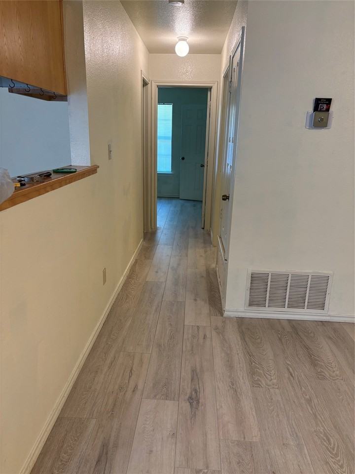 1007 N Howeth St - Photo 4 of 6