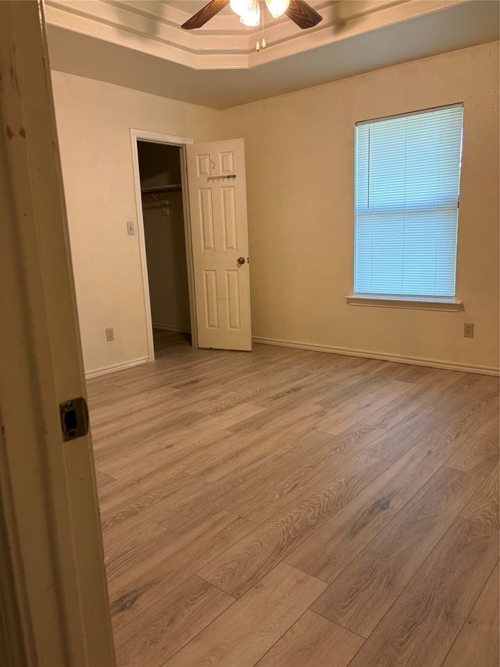 1007 N Howeth St - Photo 5 of 6