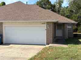 featured image of 402 S Brooktrail Way