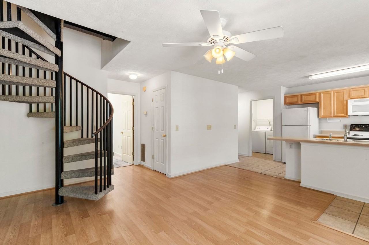 535 W Glenn Ave #206 - Photo 3 of 15