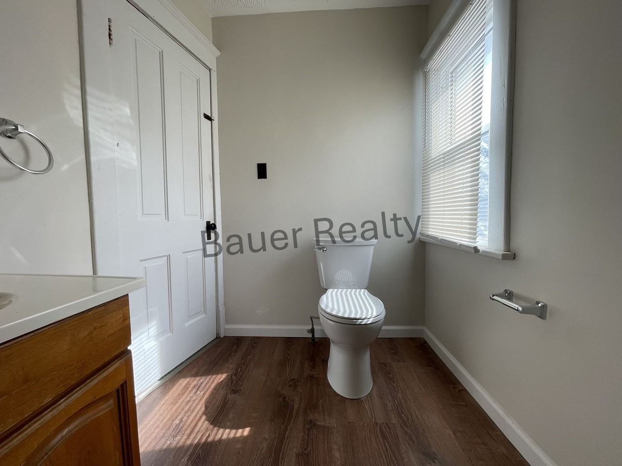 218 Dorchester St - Photo 4 of 11
