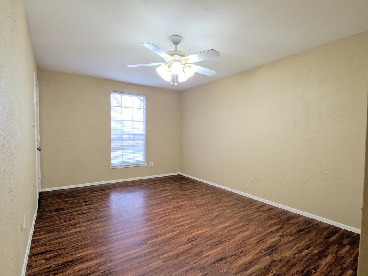14826 Weil Pl - Photo 4 of 21