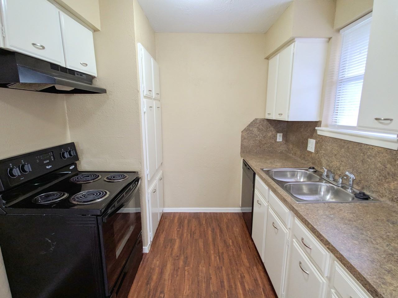 14826 Weil Pl - Photo 7 of 21
