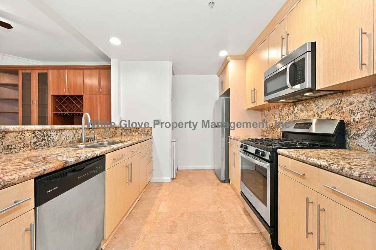 3947 Carpenter Ave - Photo 5 of 17