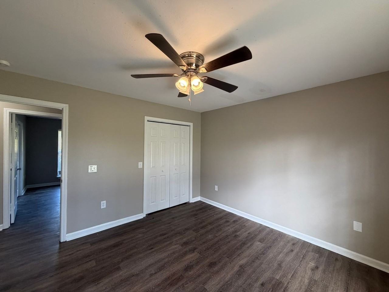 900 Stephen Dr #9 - Photo 4 of 15