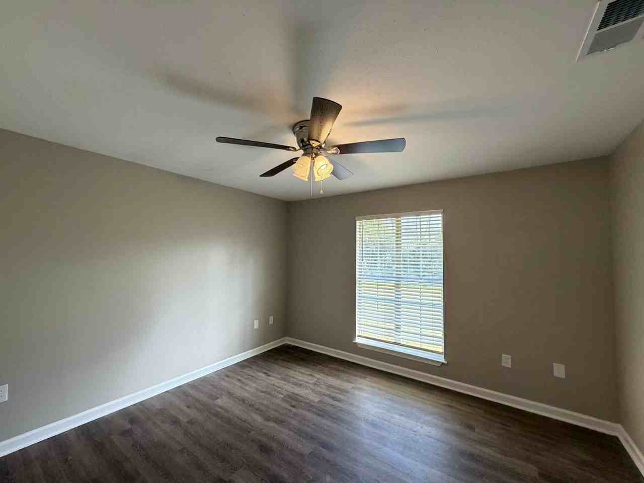 900 Stephen Dr #9 - Photo 7 of 15