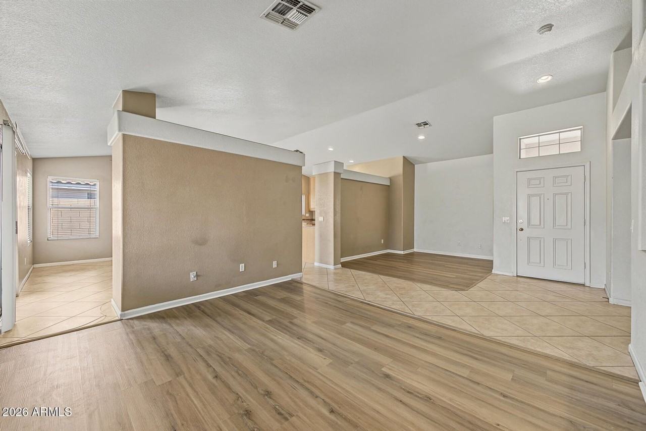 4008 W Bloomfield Rd - Photo 3 of 17