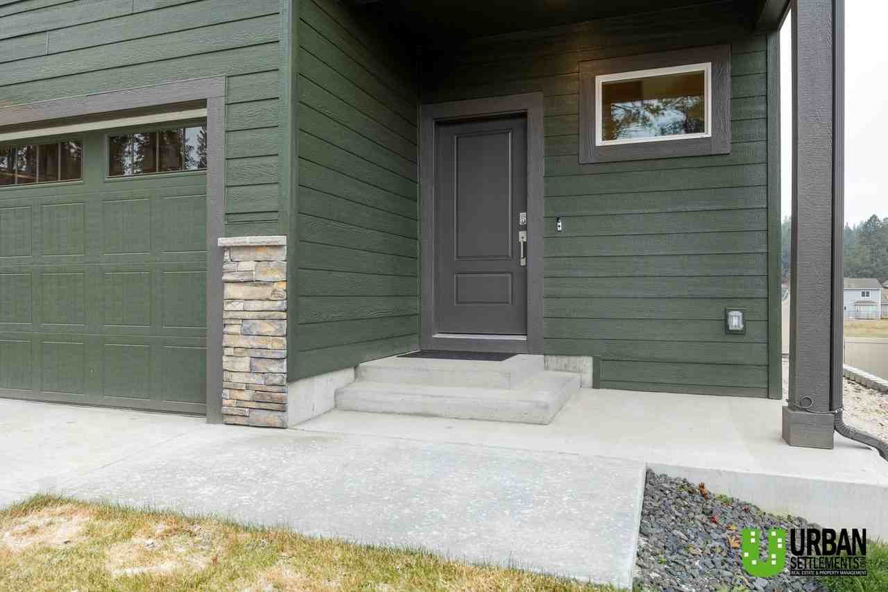 12406 E Dickens Ln - Photo 2 of 43