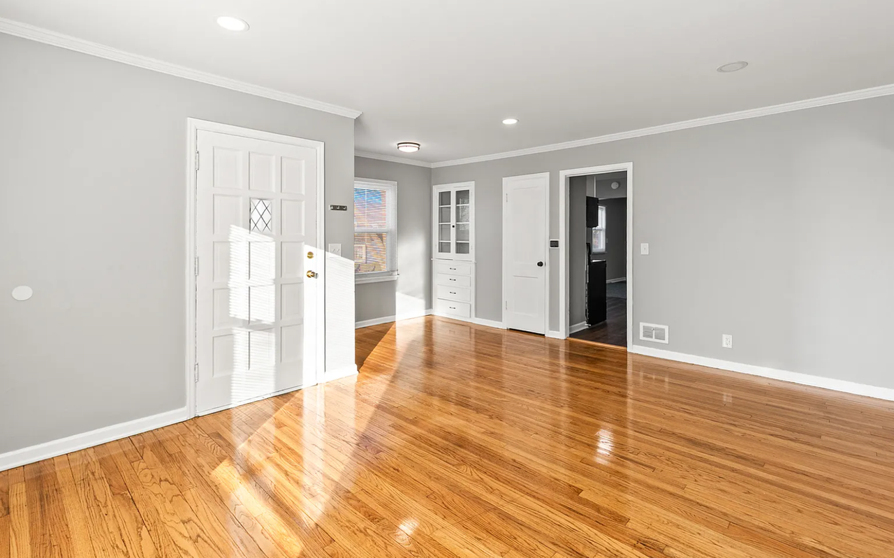 6352 Poppleton Ave - Photo 3 of 24