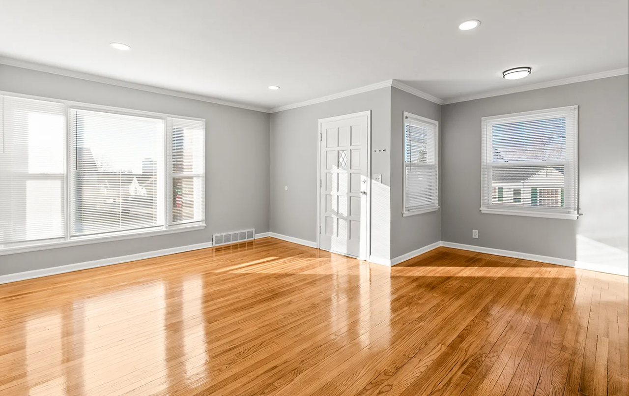 6352 Poppleton Ave - Photo 4 of 24