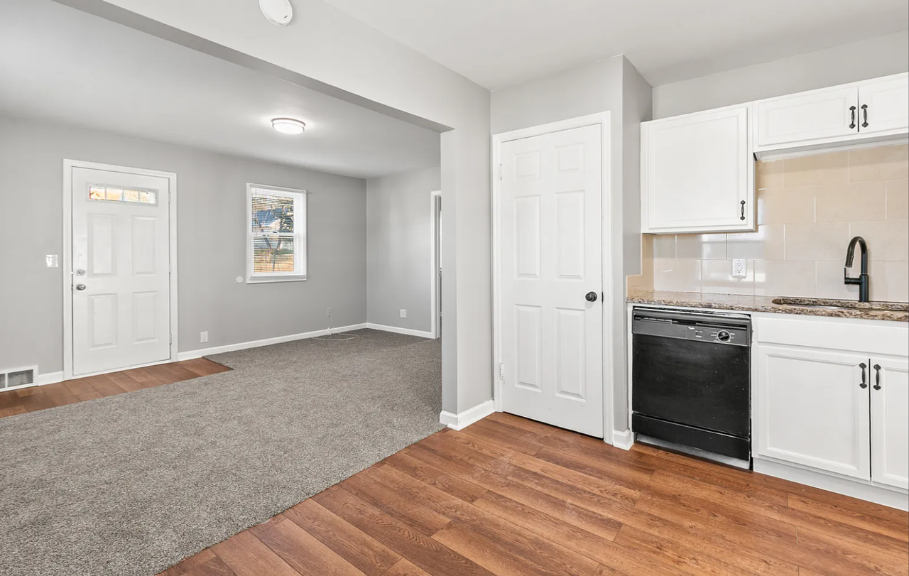 6352 Poppleton Ave - Photo 5 of 24