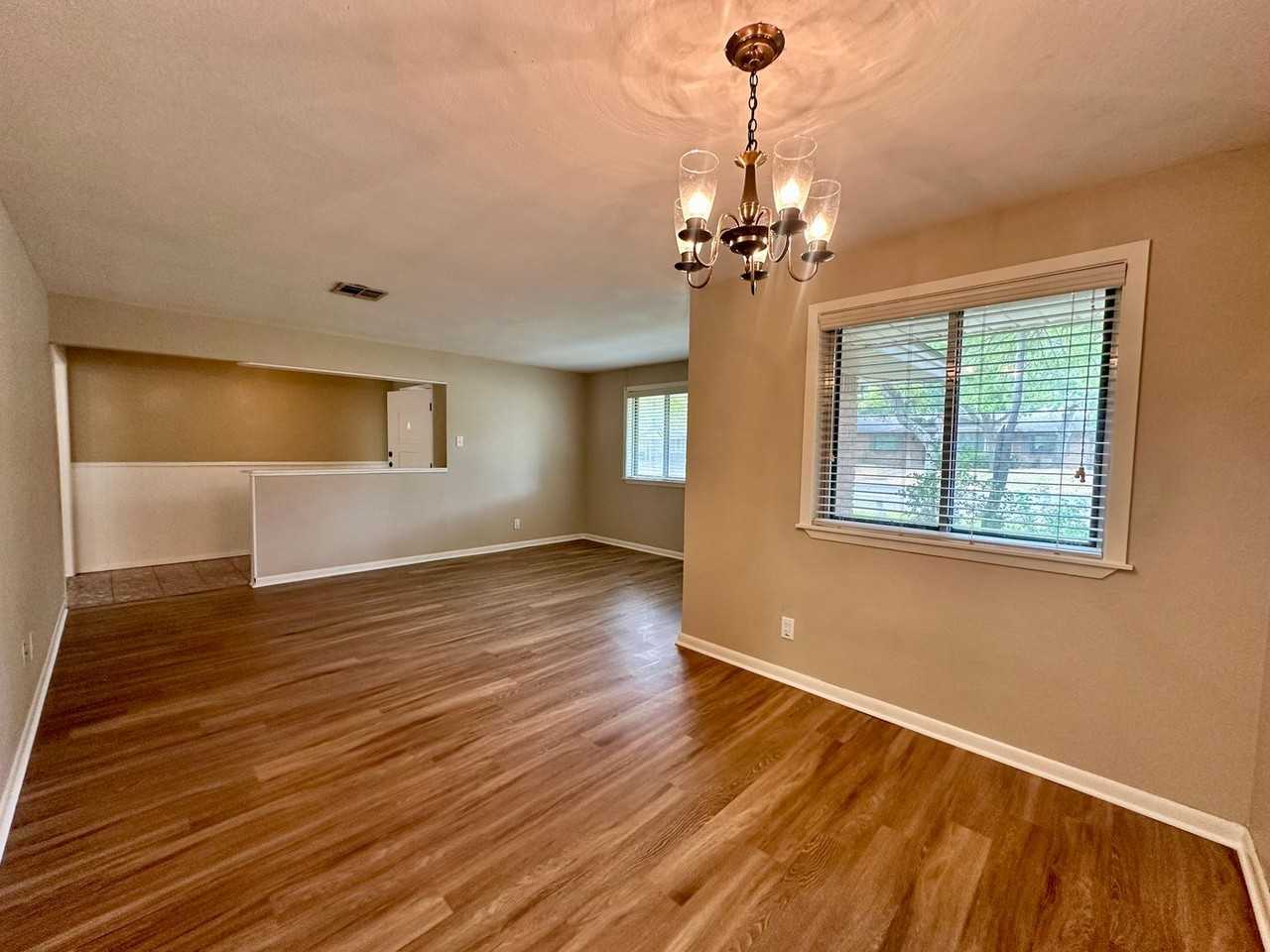 5925 Caldwell St - Photo 3 of 14