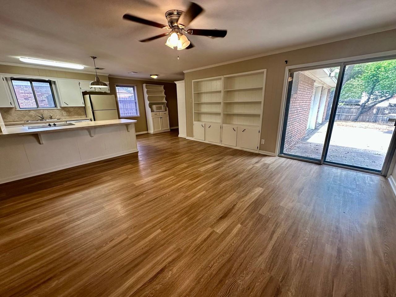 5925 Caldwell St - Photo 5 of 14