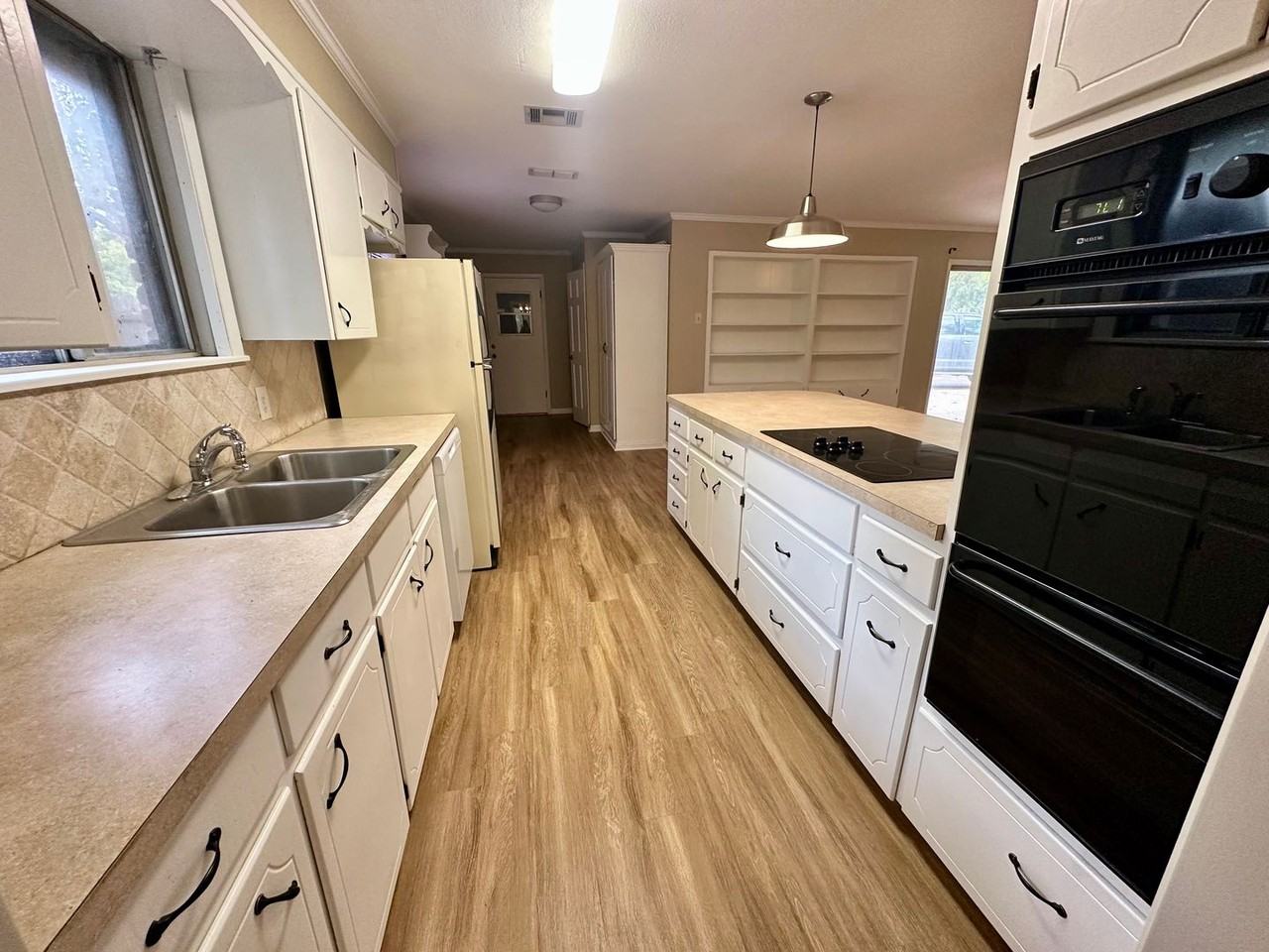5925 Caldwell St - Photo 6 of 14