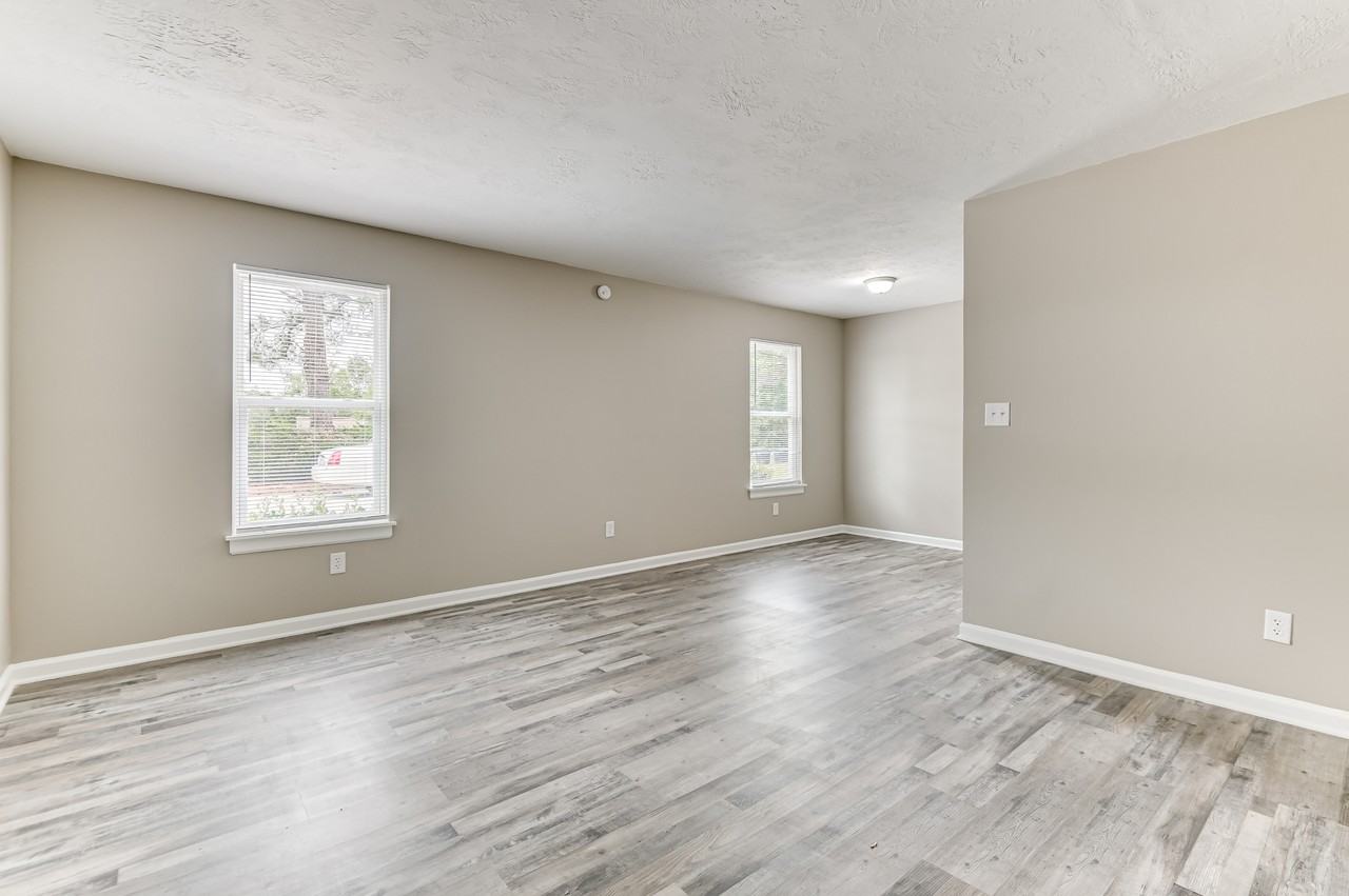 152 Conifer Dr - Photo 3 of 24