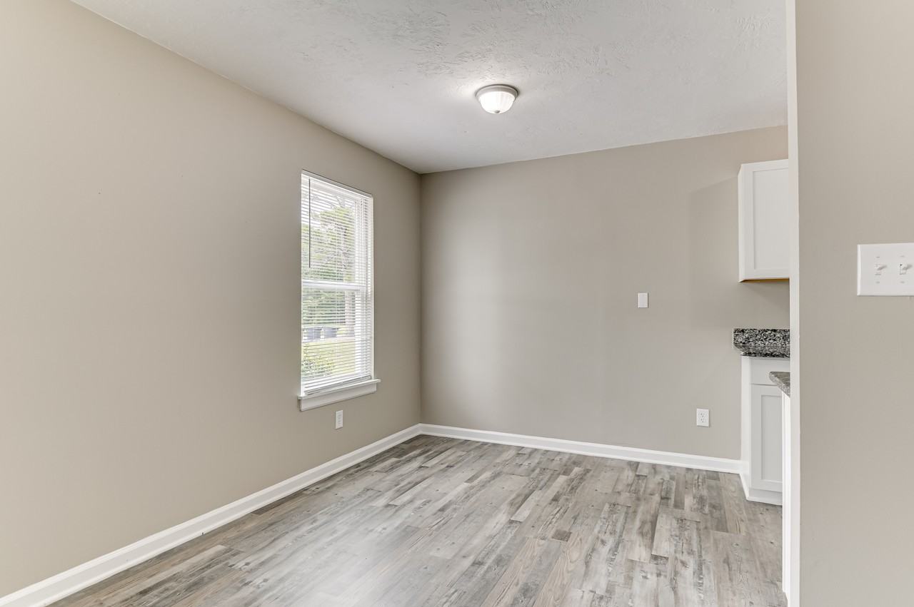 152 Conifer Dr - Photo 5 of 24