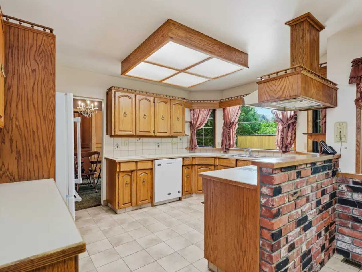 4763 Neville Street - Photo 6 of 66