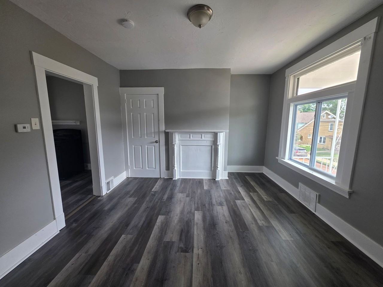 2109 Harbor St - Photo 2 of 10