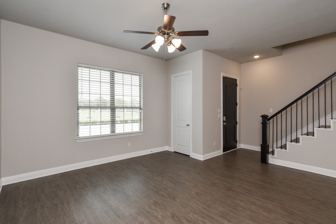 8039 Snowmass Dr - Photo 6 of 22