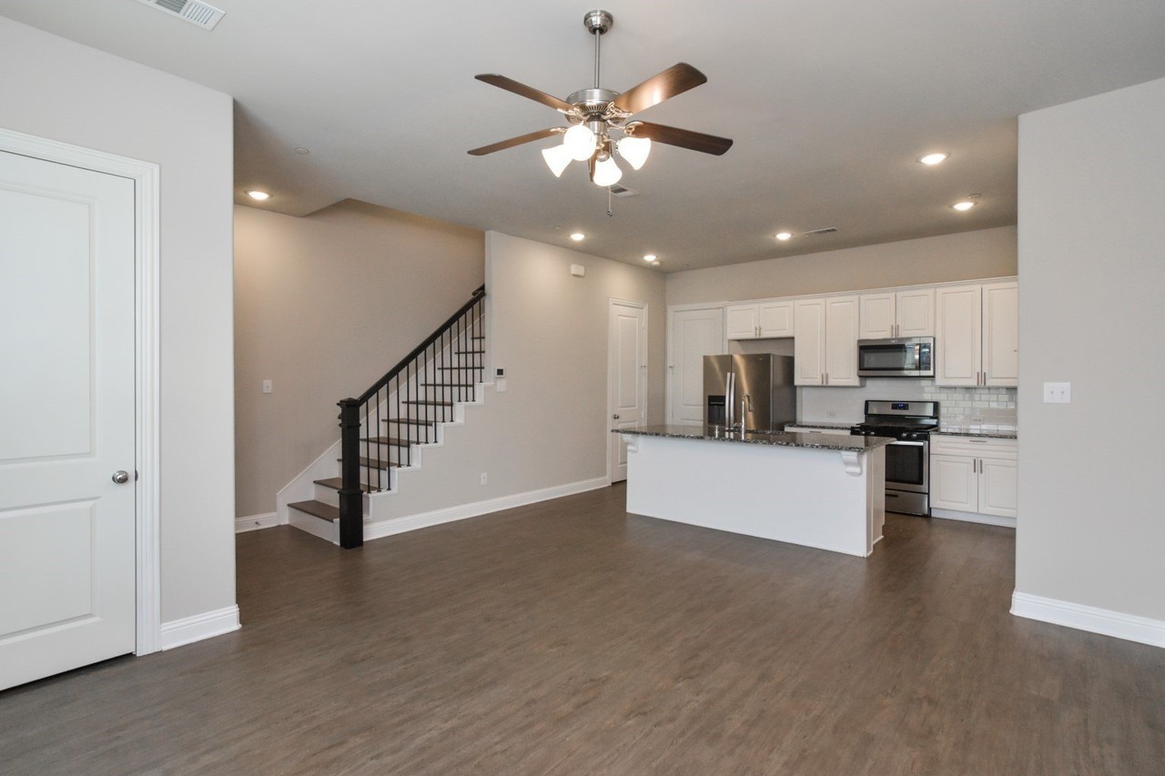 8039 Snowmass Dr - Photo 7 of 22