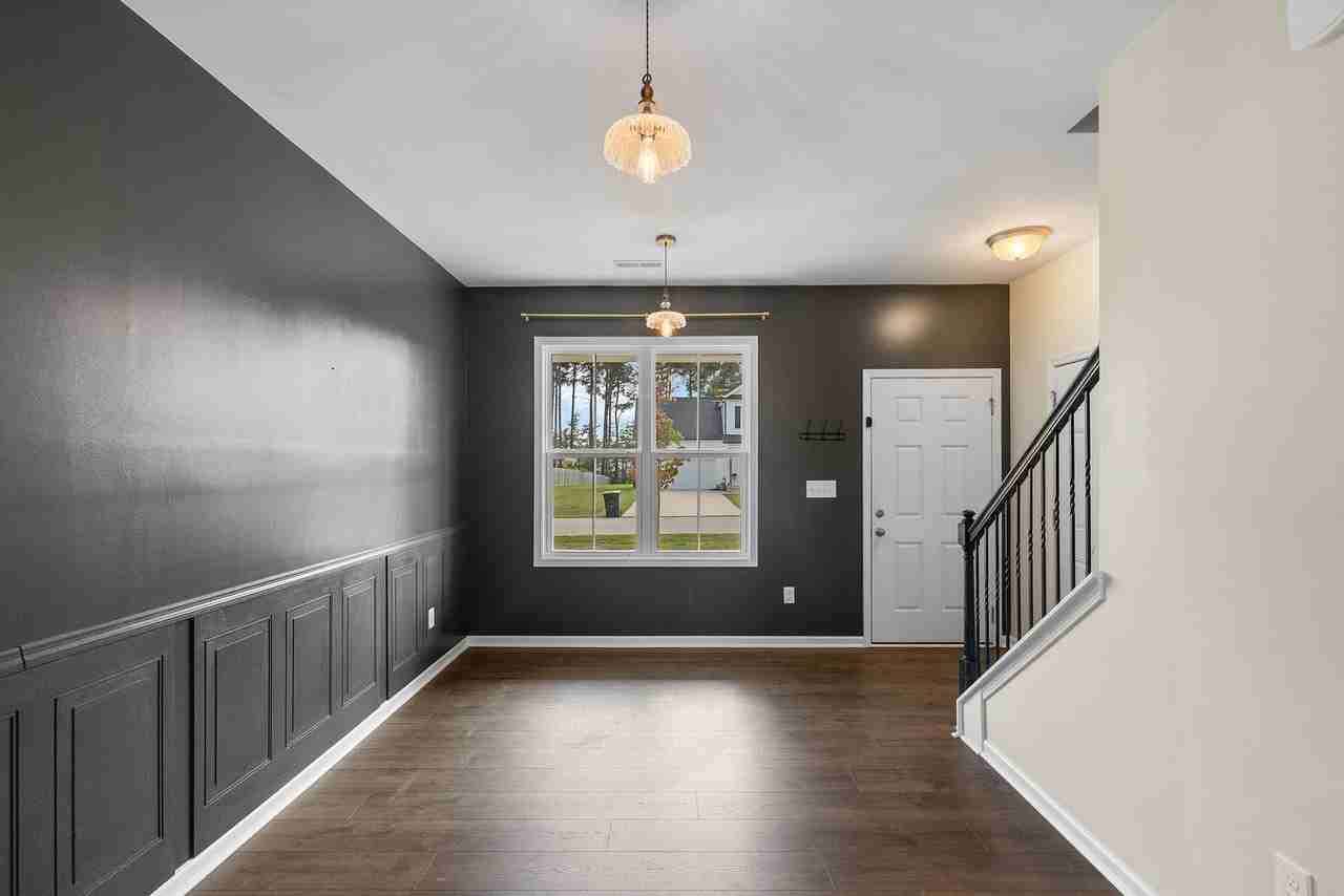 115 Greenhouse St - Photo 6 of 38