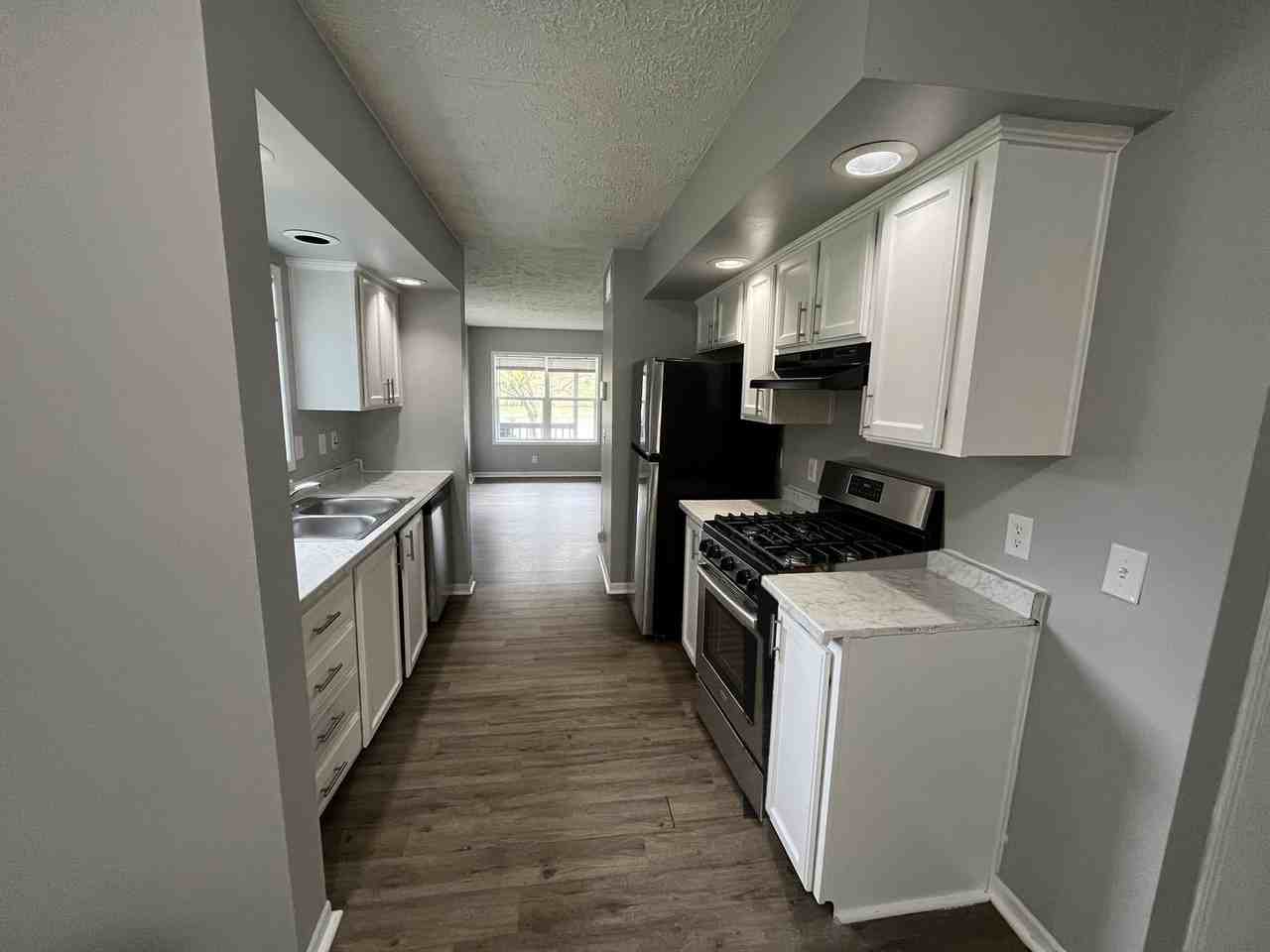 522 S Wittenberg Ave - Photo 4 of 18